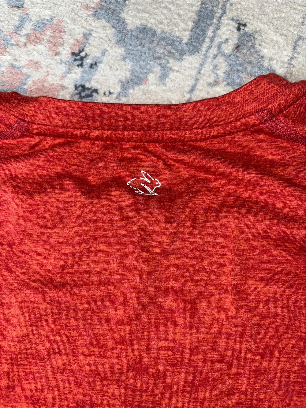 Rabbit running Men's Red Performance Shirt size medium - Picture 4 of 6